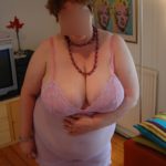 photo femme ronde grosse poitrine